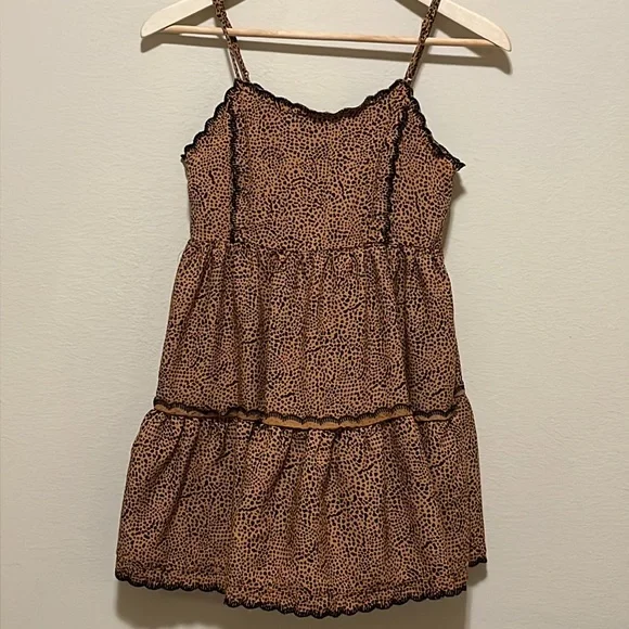 Urban Outfitters Hanna Rayon Tiered Scallop Babydoll Mini Dress Size XS - Picture 1 of 10